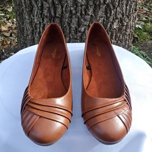 East 5th (EF Hayleigh) flats NWOT